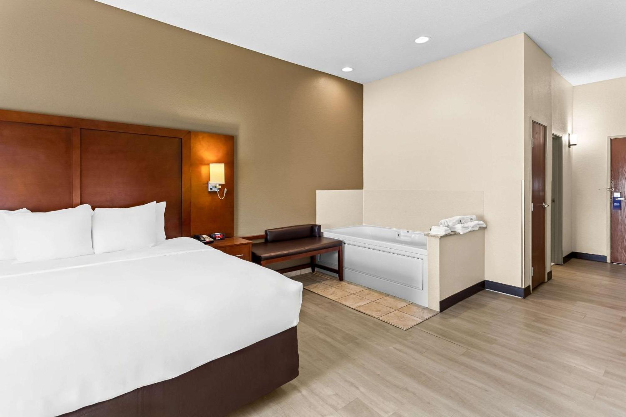 Comfort Near Libertyville North 3*