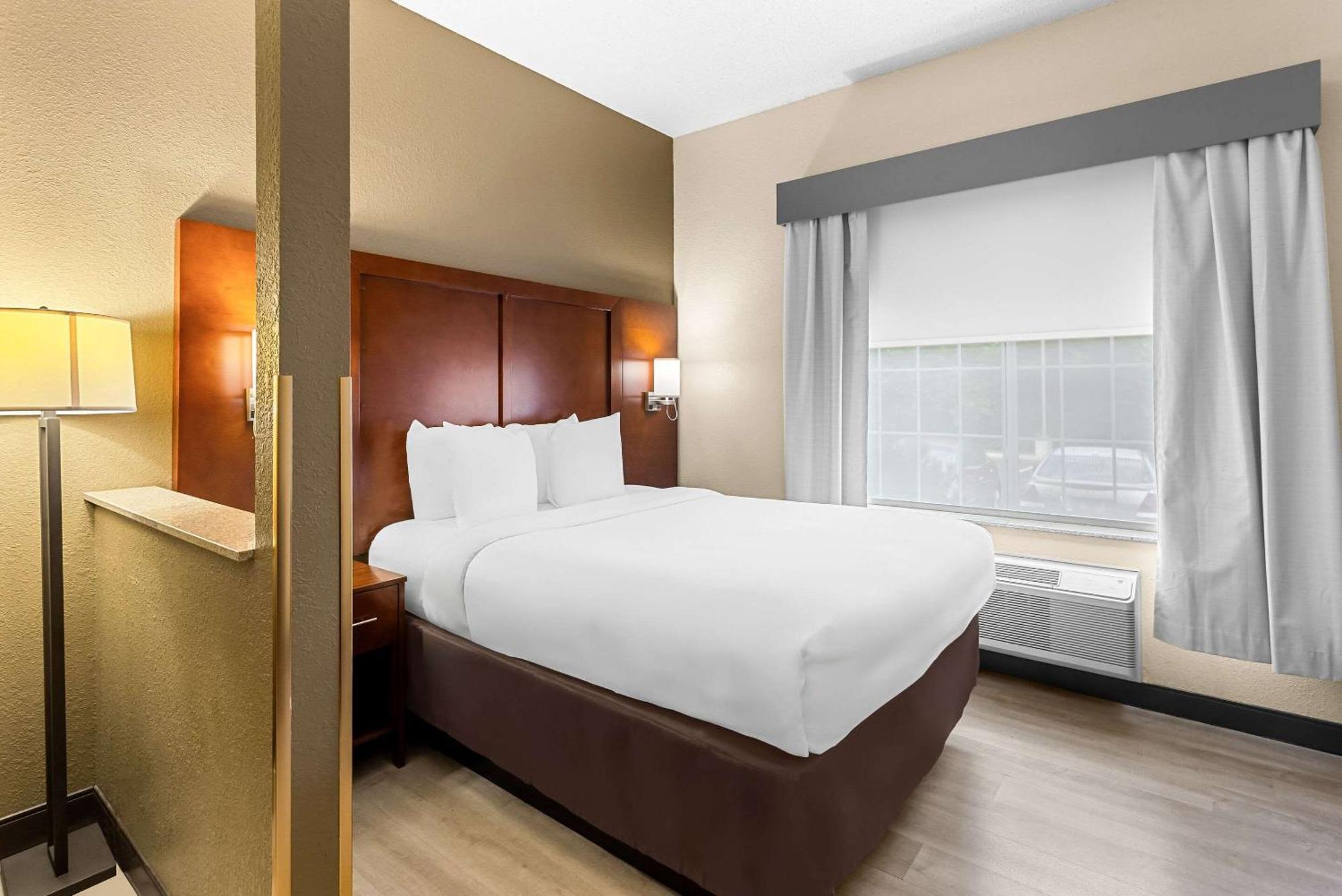 Comfort Near Libertyville North Hotel