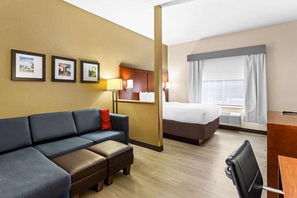 Comfort Near Libertyville North 3* Grayslake