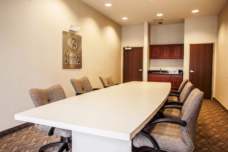 Comfort Near Libertyville North 3* Grayslake